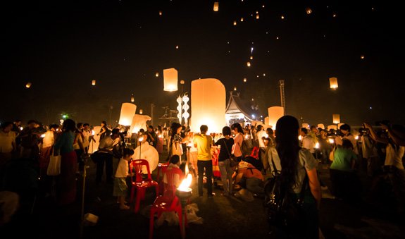 Фестиваль Yee Ping или Лой Кратонг по-чиангмайски
