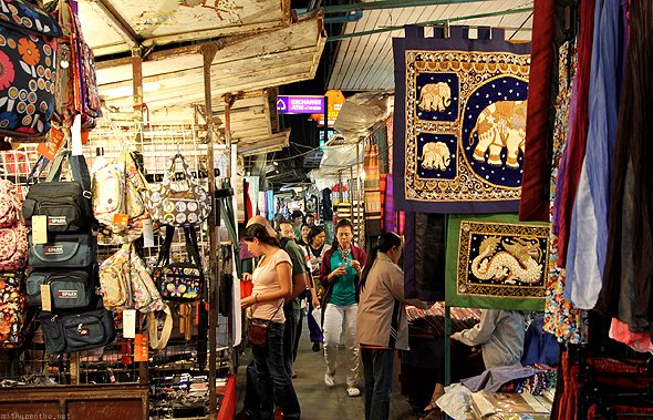 Ночной рынок (Night Bazaar) в Чиангмае