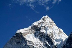 ��� ������ (Ama Dablam)