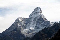��� ������ (Ama Dablam)