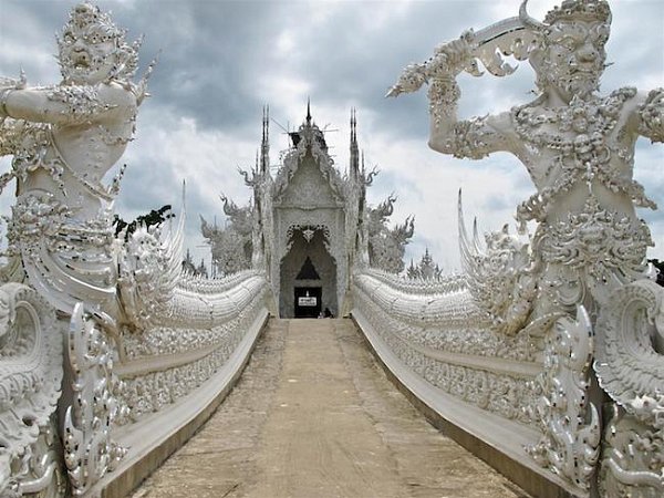 Белый храм в Чианг Рае (Wat Rong Khun)