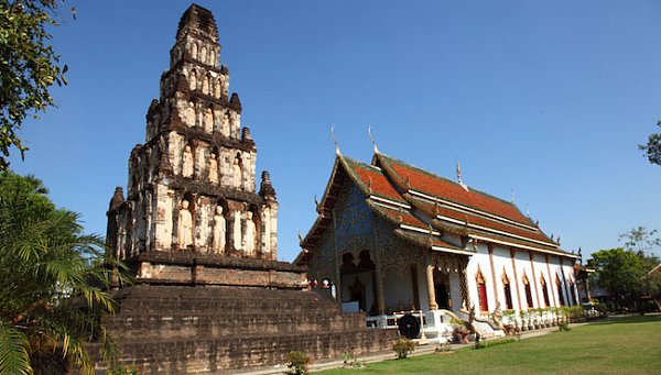 Храм Ват Пра Тхат Харипунчай в Лампуне (Wat Phra That Haripunchai, Lamphun)