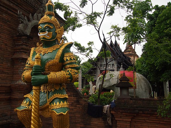 Буддийский храм Ват Лок Моли в Чианг Мае (Wat Lok Molee)