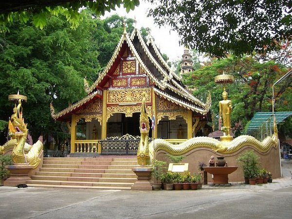 Храм Ват Рампёнг и международный медитационный центр в Чианг Мае (Wat Rampoeng, Chiang Mai)