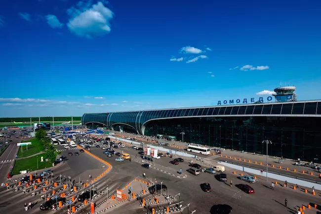 Как добраться из аэропорта Домодедово в Москву