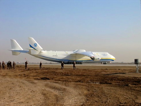 Самый большой в мире самолет на базе Camp Bastion