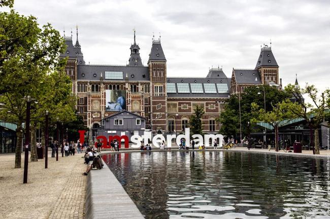 Рейксмузеум и буквы «I am Amsterdam»