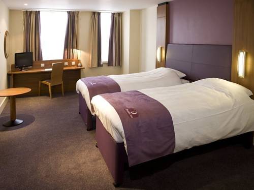 Отель Premier Inn London Hanger Lane