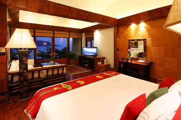 Отель Mom Tri's Villa Royale