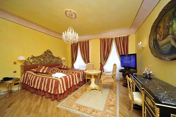 Отель Alchymist Nosticova Palace