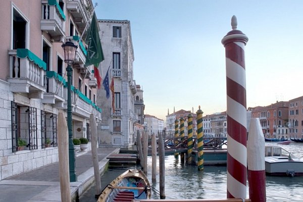 Отель Palazzo Sant'Angelo sul Canal Grande - A SINA Hotel