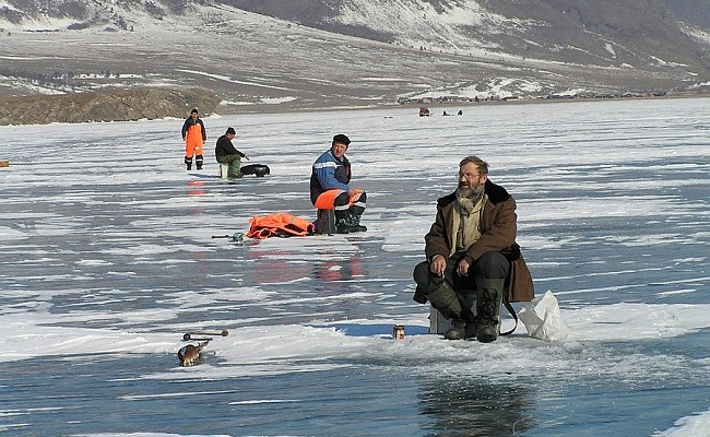 Подледная рыбалка на Байкале