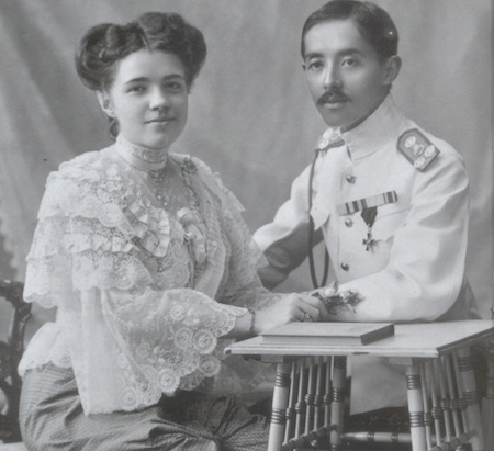 Принц Чакрабон с женой Екатериной Десницкой